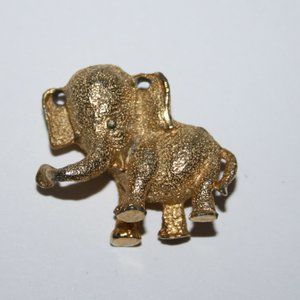 Vintage elephant gold brooch